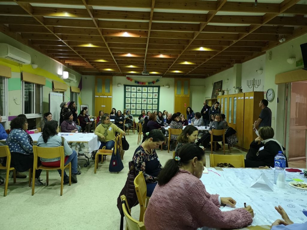 שולחנות עגולים