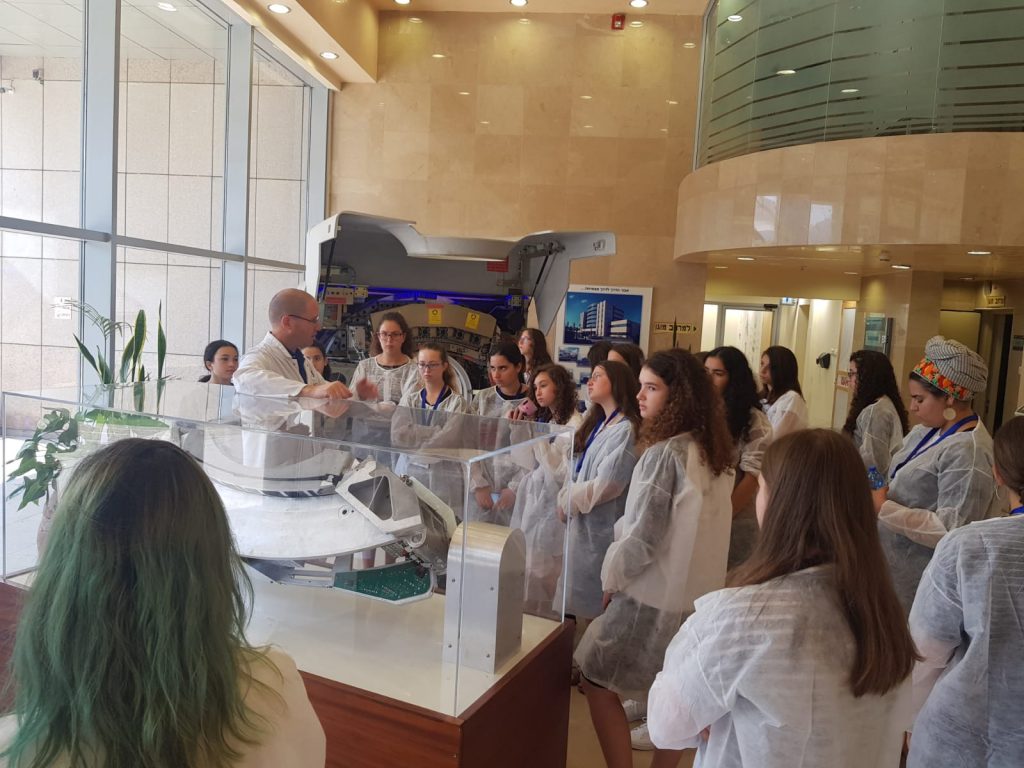 תלמידות תיכון מחיפה התארחו במחנה קיץ טכנולוגי