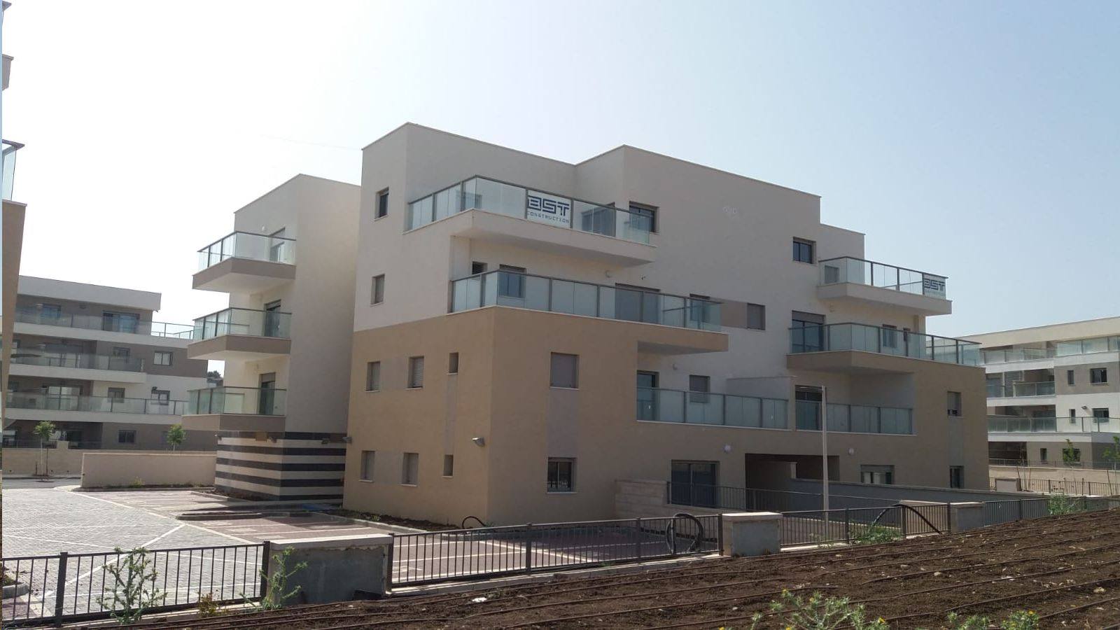 מחיר למשתכן קו ראשון לים: בסט סיימה לבנות את פרויקט גלי עתלית