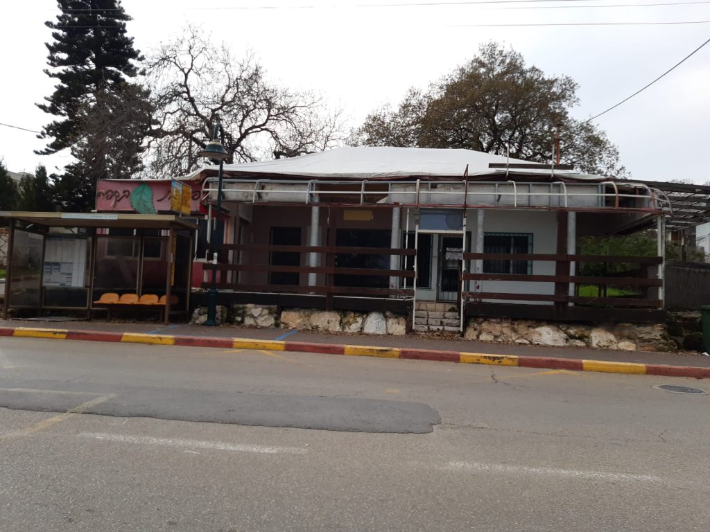 הריסת מבנה "חיפושית בקפה" והקיוסק בגן המייסדים