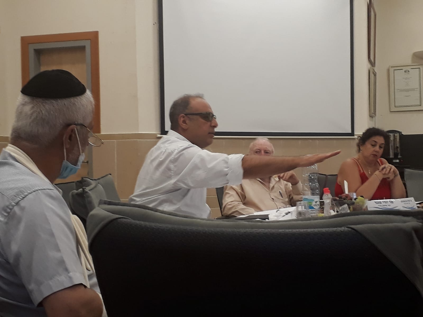 יקנעם עלית: למרות המשבר הכלכלי והאבטלה העולה, מועצת העיר אישרה העלאת ארנונה בשיעור של 1.1%
