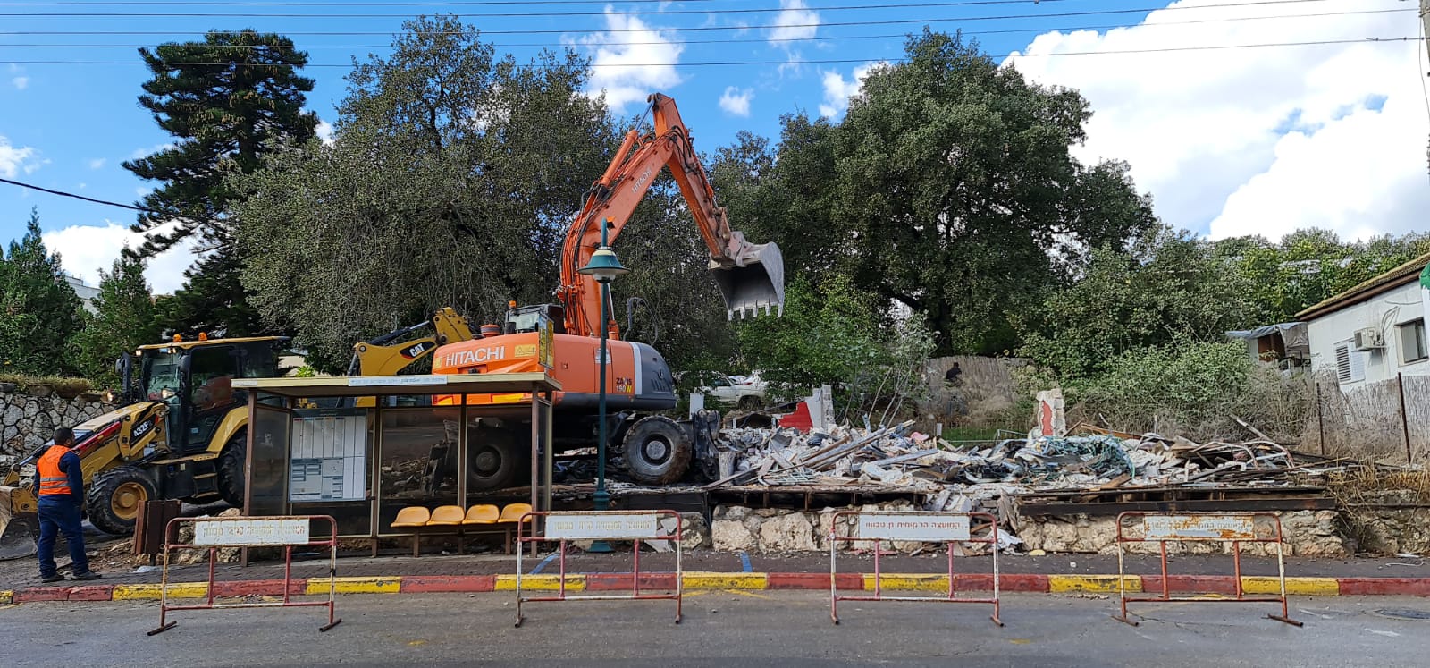 סוף עידן: בשעה טובה הוסר מבנה "חיפושית בקפה"  המהלך יוביל להקמת מבנה איכותי הרבה יותר לטובת כלל תושבי היישוב