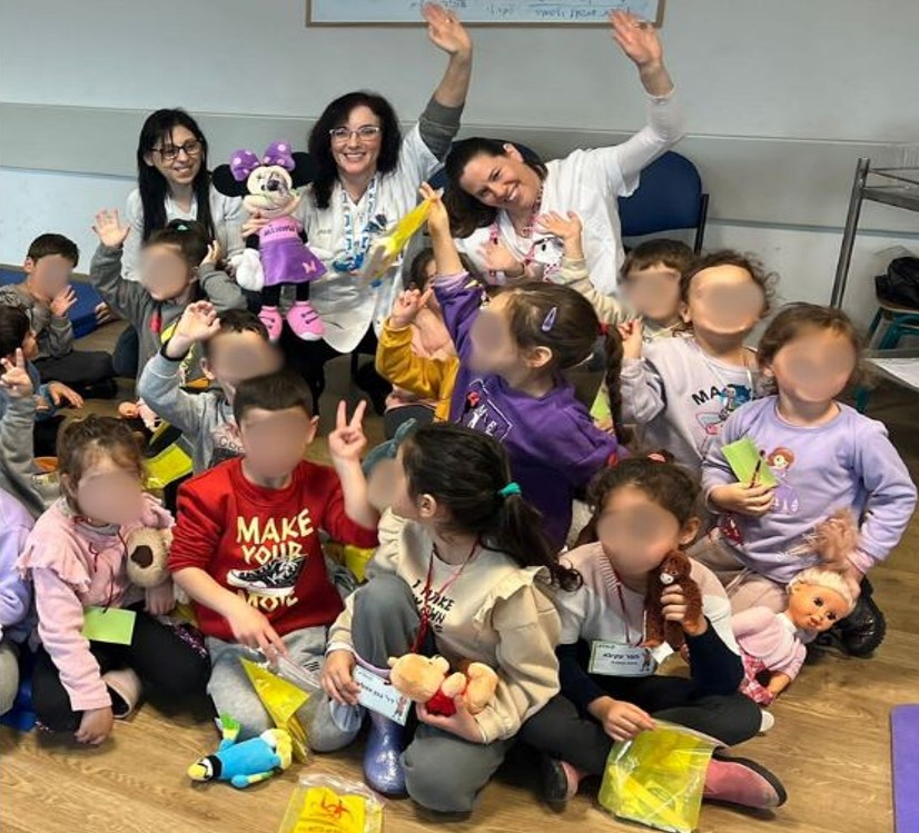 רופאים ליום אחד: פעילות בית חולים לדובים במרכז בריאות הילד של כללית ביקנעם עמק השלום