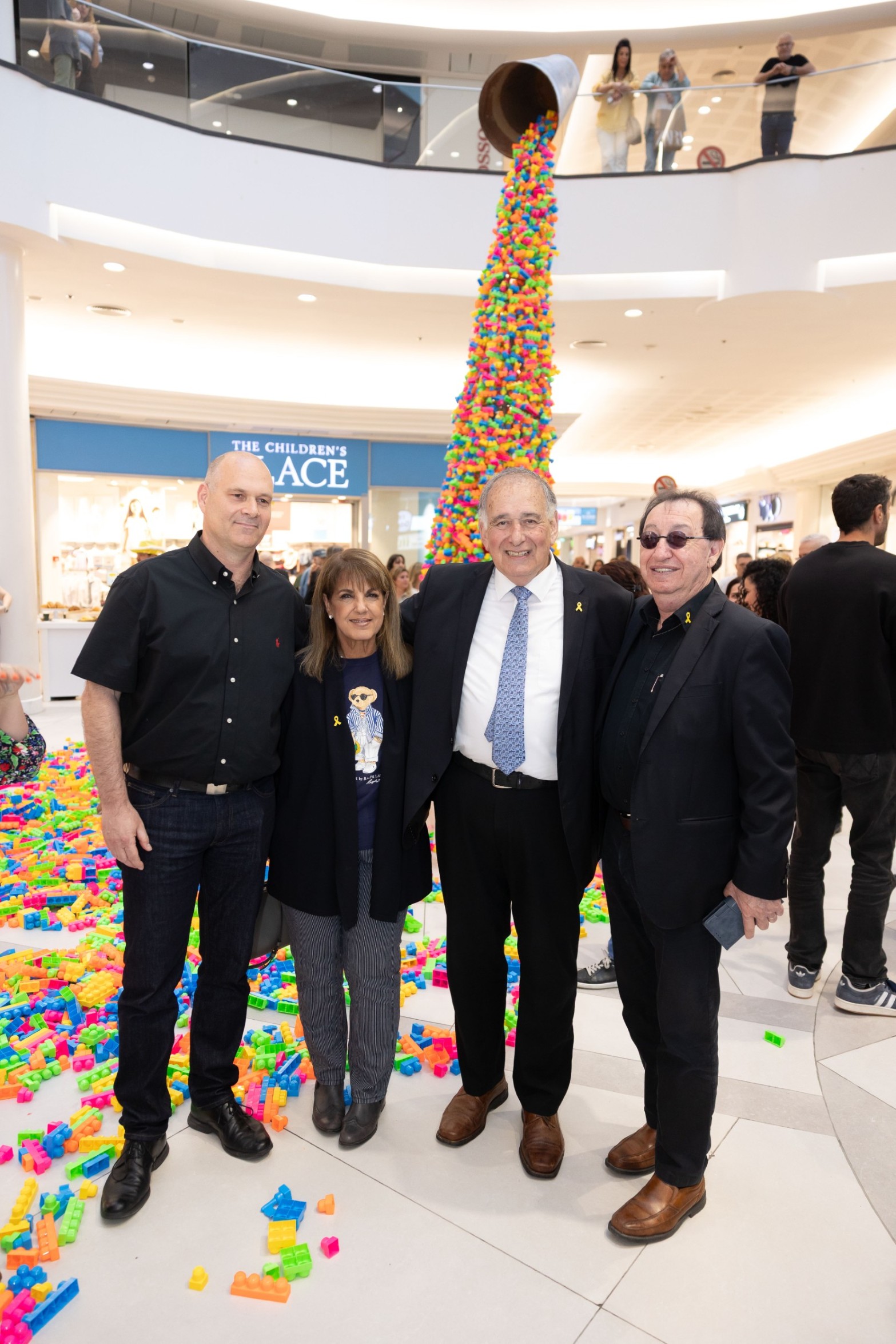 חוגגים בחיפה:  ליאורה עופר ובכירי קניוני עופר  משיקים אמנות